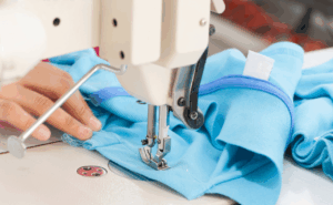 Cận cảnh thao tác sử dụng máy may